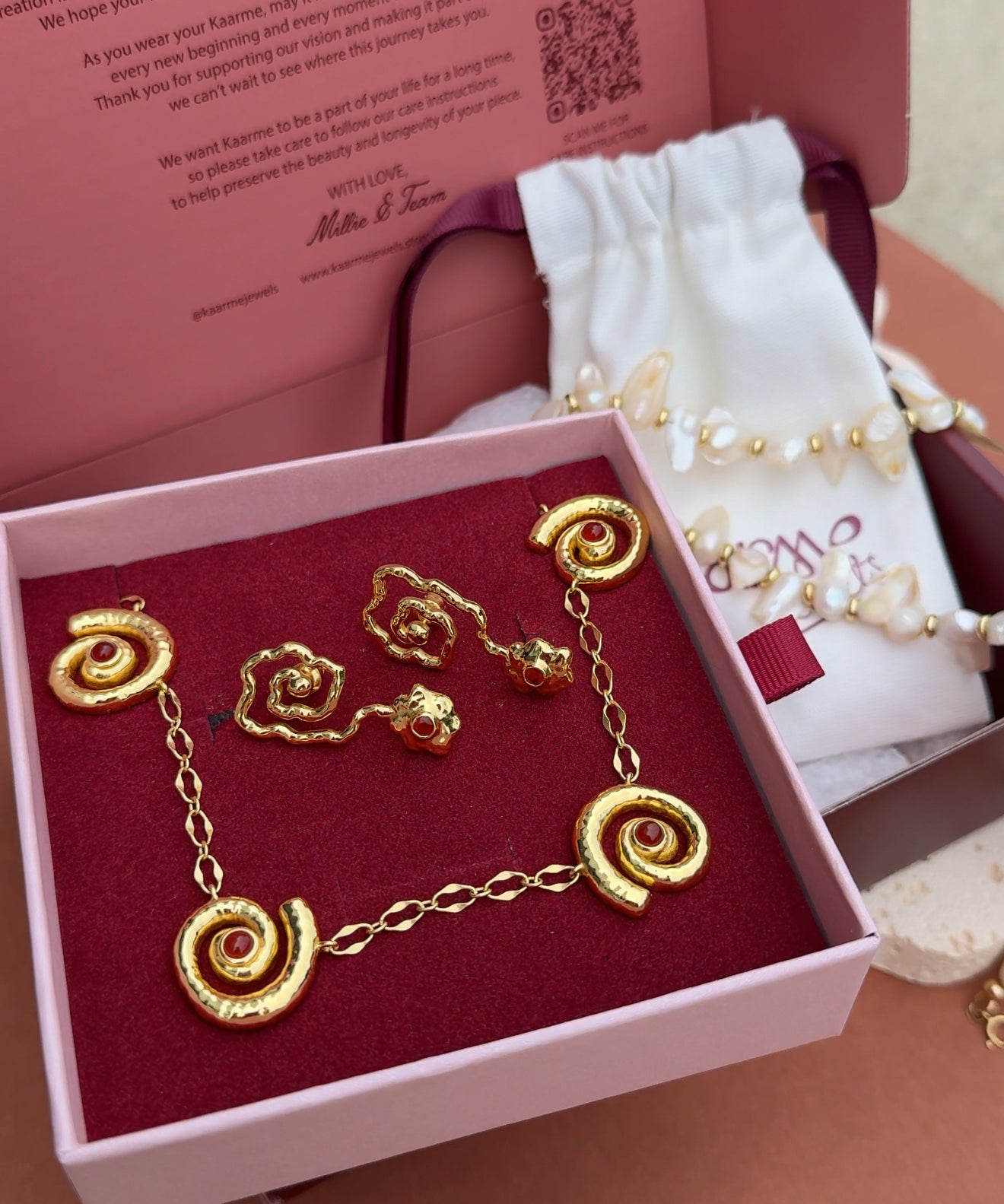 Swirls Necklace