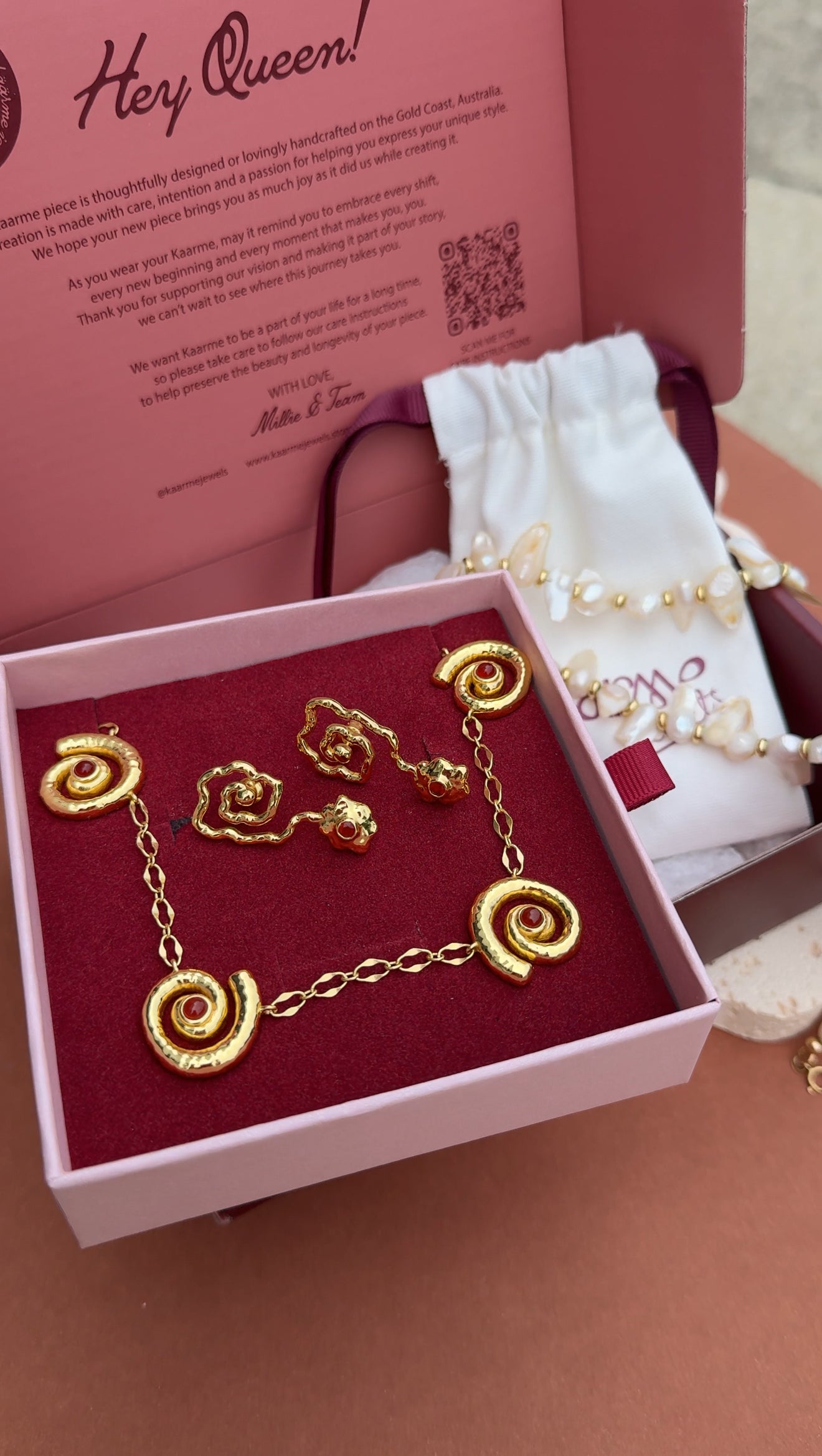 Swirl Necklace